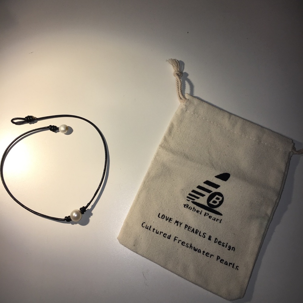 pearl leather necklace